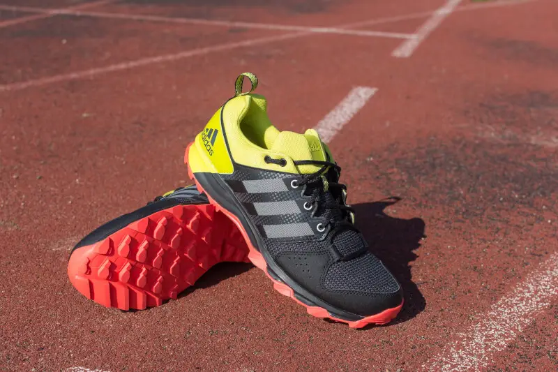 running spikes store near me