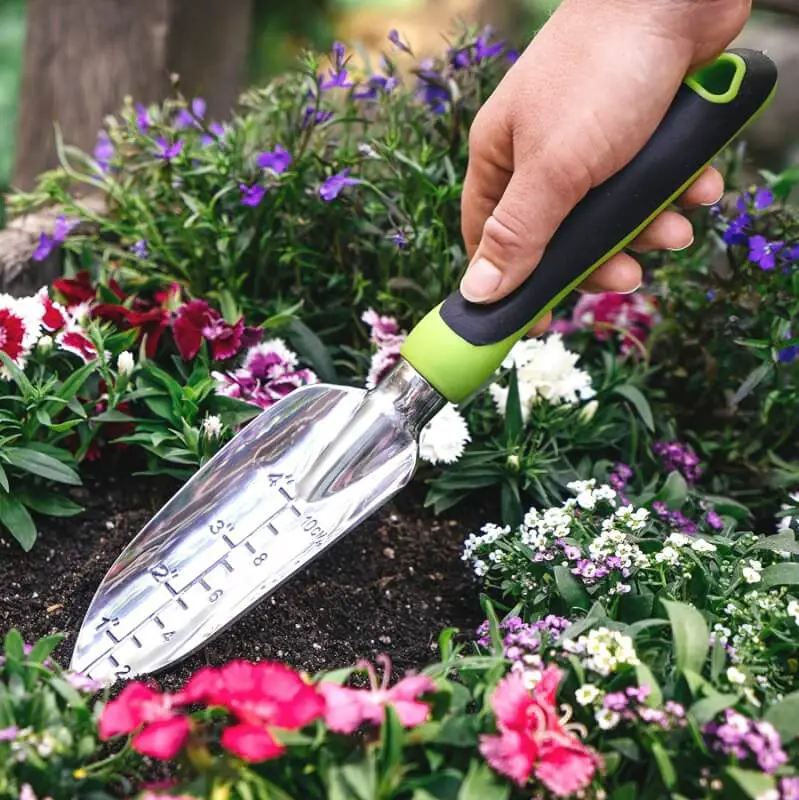 Best Garden Trowel Reviewed 2024 | Gearweare.net