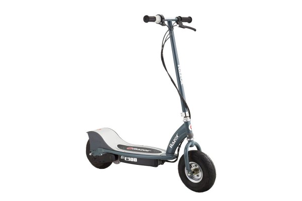 An in-depth review of the Razor E300 Electric Scooter in 2019 GearWeAre