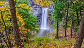 Incredible Waterfall Hikes in the U.S & Worldwide GearWeAre