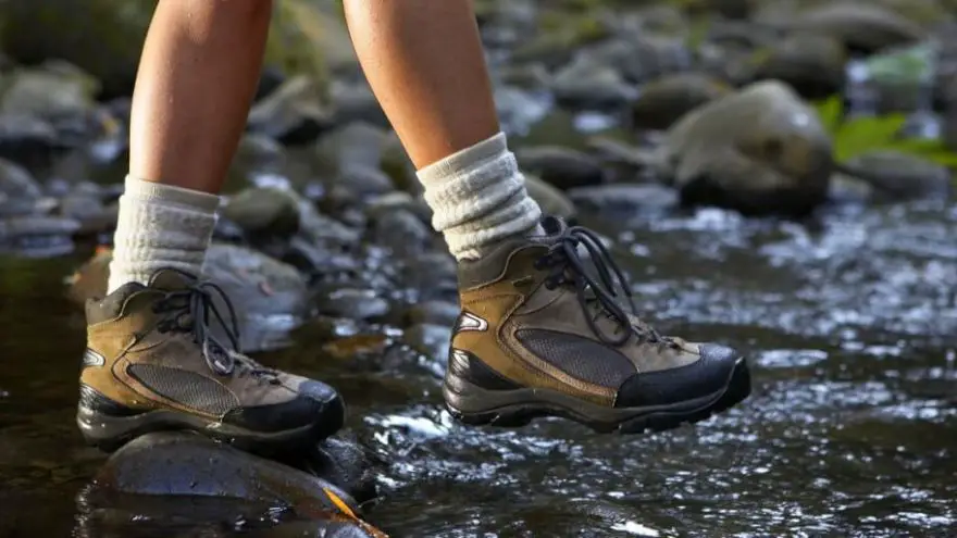 How Should Hiking Boots Fit: 6 Easy Rules to Follow