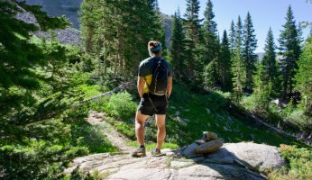 How to deal with knee pain while hiking GearWeAre