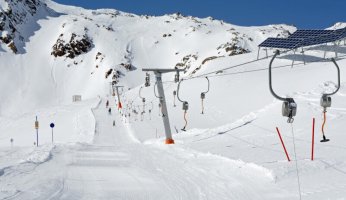 The Best Late Season Ski Resorts in the U.S.