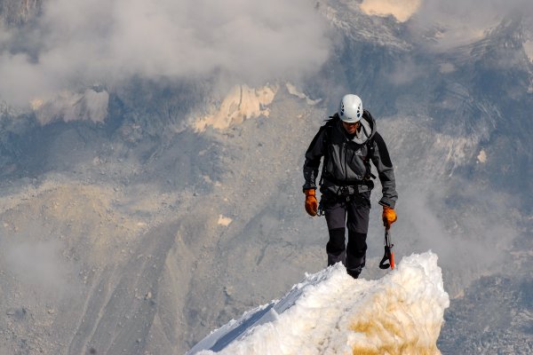 Our review of the best Base layers for hiking and backpacking